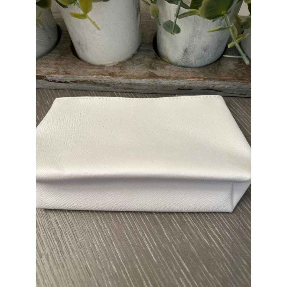 Elemis White Faux Leather Cosmetic Makeup Bag‎